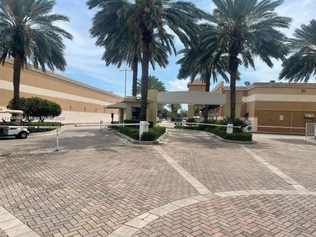 2-bedroom condo for sale in Hallandale Beach - 1755 E Hallandale Beach Blvd MEZ7E - MondialRealty
