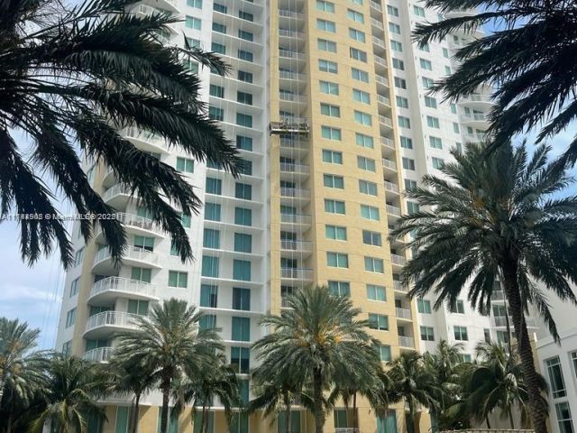 2-bedroom condo for sale in Hallandale Beach - 1755 E Hallandale Beach Blvd MEZ7E - MondialRealty
