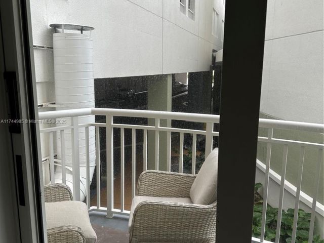 2-bedroom condo for sale in Hallandale Beach - 1755 E Hallandale Beach Blvd MEZ7E - MondialRealty