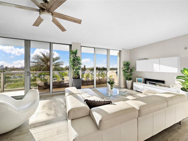 Apartment for sale  Unit #605 - photo 5741435