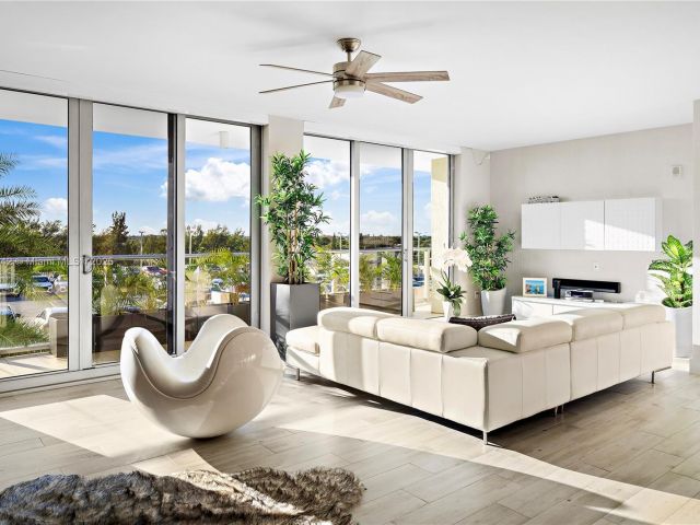 Apartment for sale  Unit #605 - photo 5741436