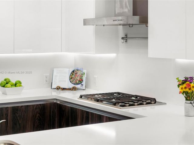 Apartment for sale  Unit #605 - photo 5741439