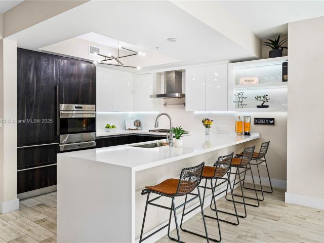 Apartment for sale  Unit #605 - photo 5741441