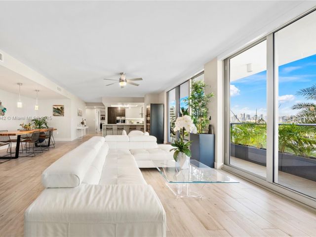 Apartment for sale  Unit #605 - photo 5741443