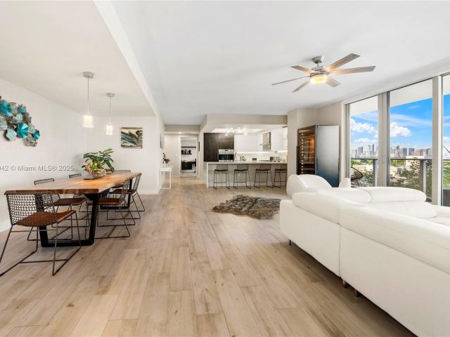 Apartment for sale  Unit #605 - photo 5741444