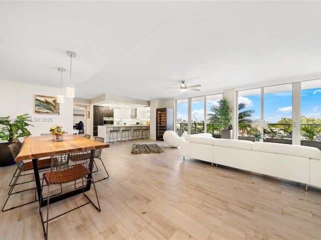 Apartment for sale  Unit #605 - photo 5741445