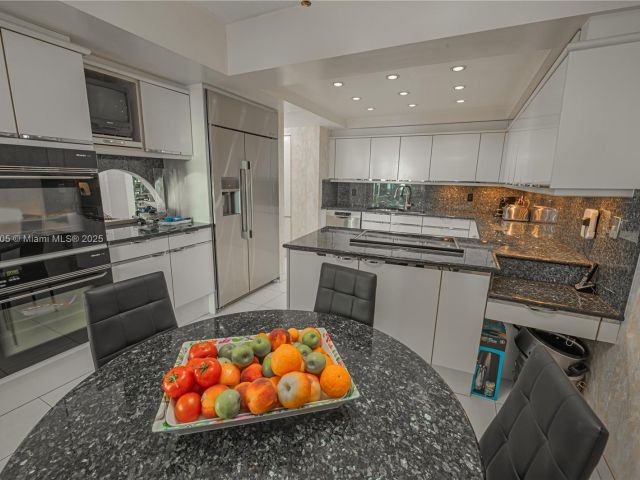 Apartment for rent  Unit #14D - photo 5577930