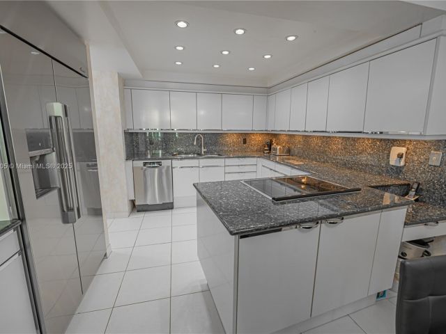 Apartment for rent  Unit #14D - photo 5577931