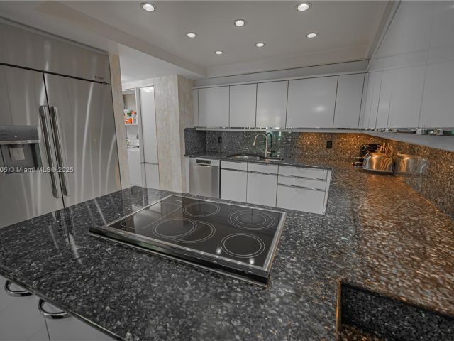 Apartment for rent  Unit #14D - photo 5577932