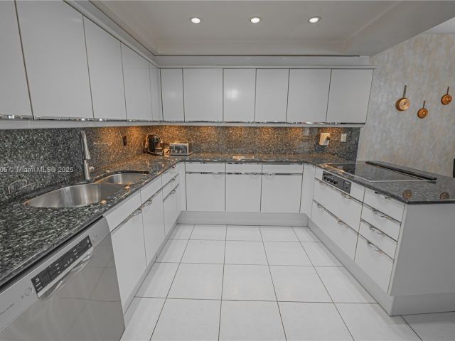 Apartment for rent  Unit #14D - photo 5577933