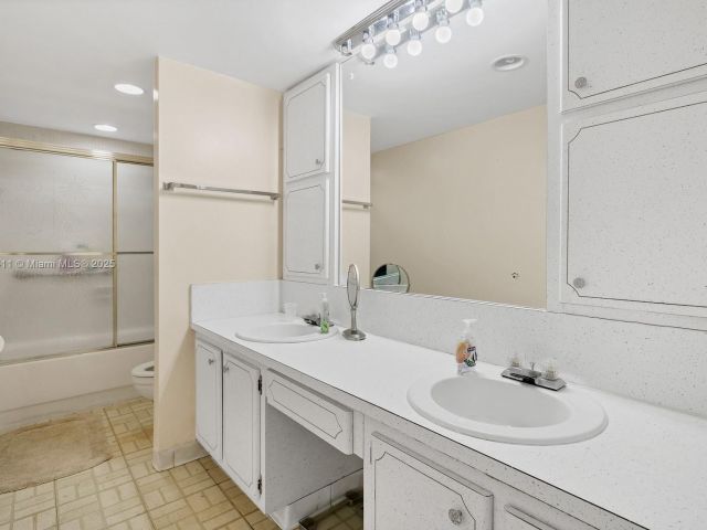 Apartment for sale  Unit #724 - photo 5714522