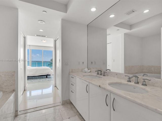 Apartment for sale  Unit #1007 - photo 5700908