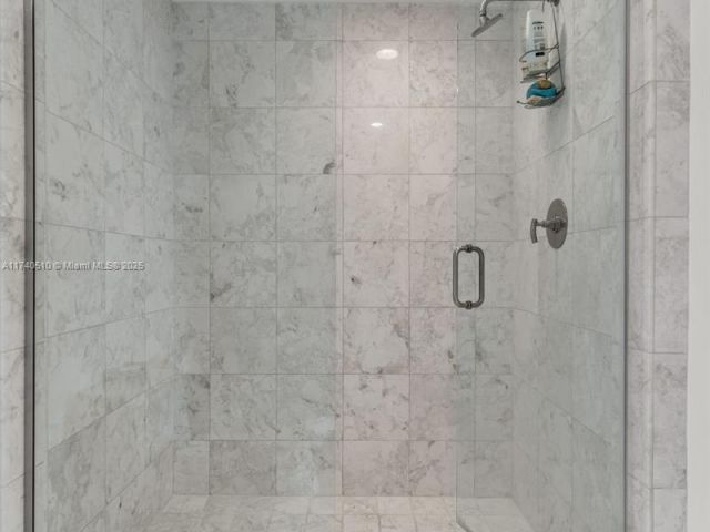 Apartment for sale  Unit #1007 - photo 5700909