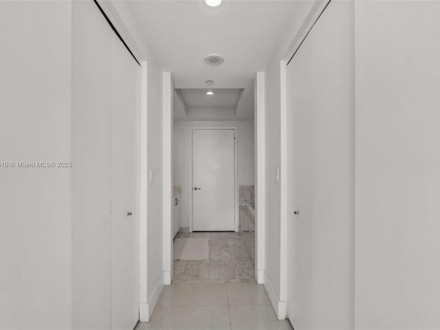 Apartment for sale  Unit #1007 - photo 5700911