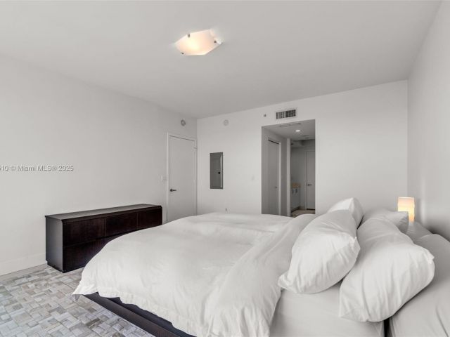 Apartment for sale  Unit #1007 - photo 5700912