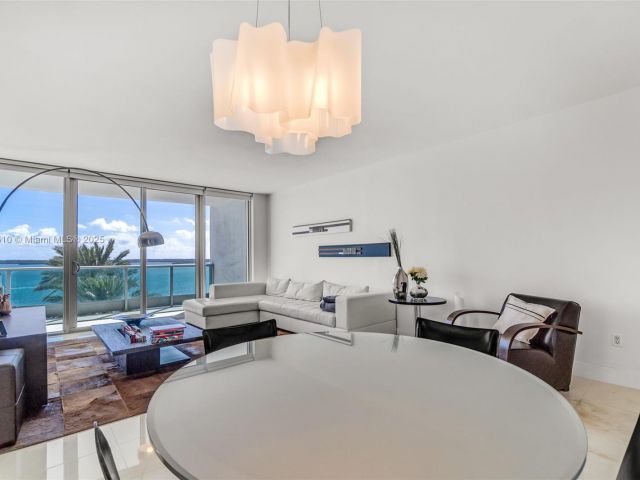 Apartment for sale  Unit #1007 - photo 5700917