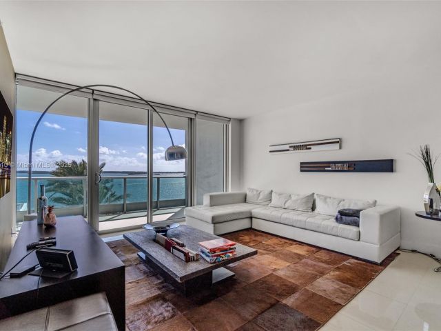 Apartment for sale  Unit #1007 - photo 5700919