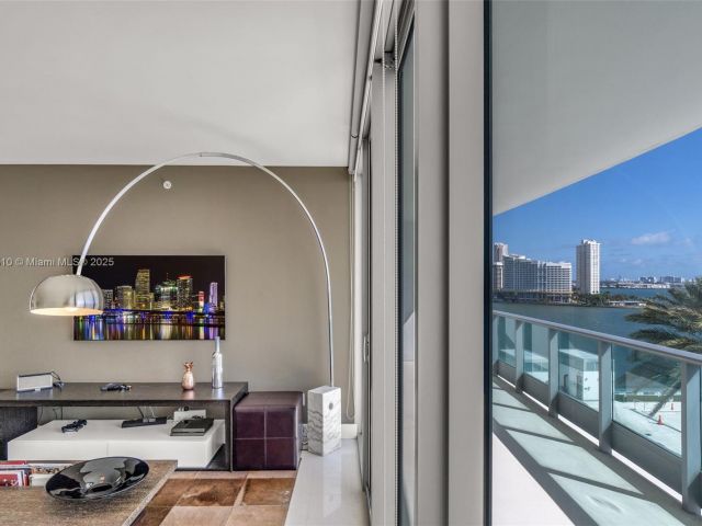 Apartment for sale  Unit #1007 - photo 5700920