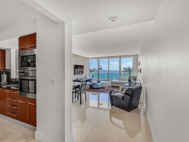 Apartment for sale  Unit #1007 - photo 5700923