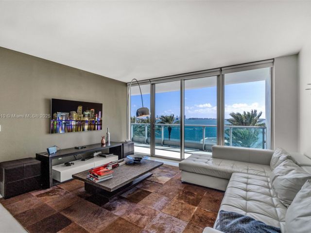 Apartment for sale  Unit #1007 - photo 5700924