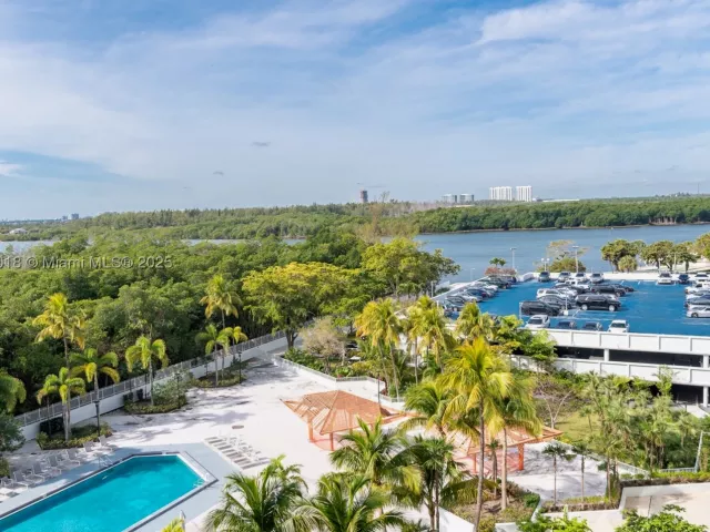 2-bedroom condo for sale in Sunny Isles Beach - 100 Bayview Dr 721 - MondialRealty