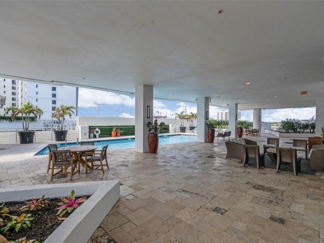 Apartment for sale  Unit #1804 - photo 5790381