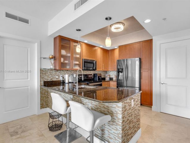 Apartment for sale  Unit #1804 - photo 5790384