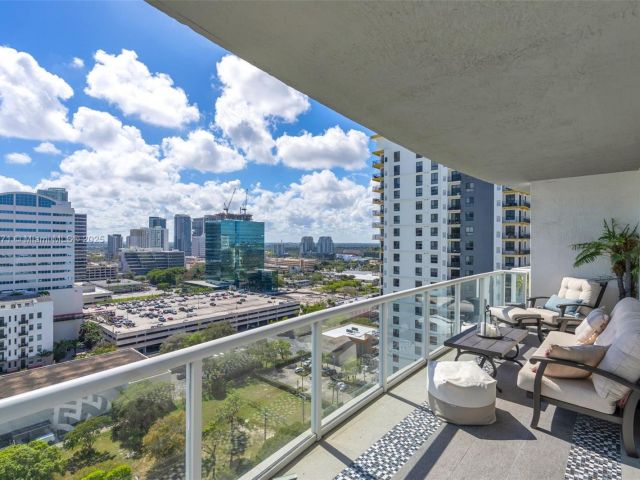 Apartment for sale  Unit #1804 - photo 5790388