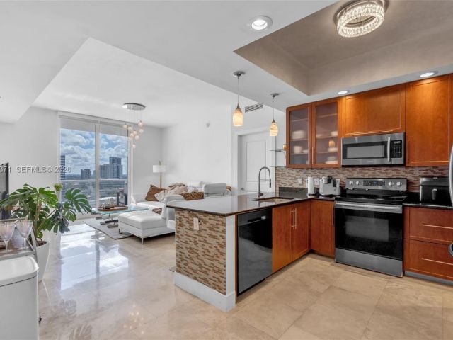 1-bedroom condo for sale in Fort Lauderdale - 315 NE 3rd Ave 1804 - MondialRealty