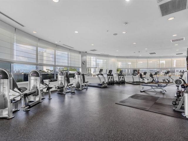 1-bedroom condo for sale in Fort Lauderdale - 315 NE 3rd Ave 1804 - MondialRealty