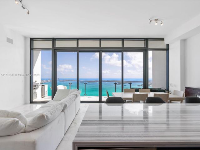 Apartment for sale  Unit #5101 - photo 5612397