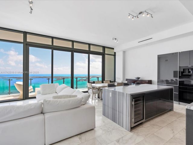 Apartment for sale  Unit #5101 - photo 5612400