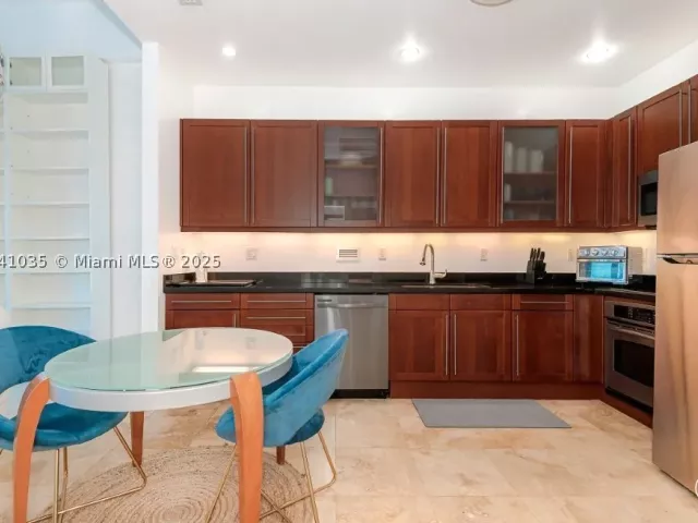 condo for rent in Miami Beach - 2301 Collins Ave 1629 - MondialRealty