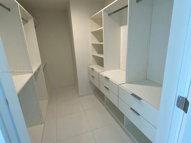 Apartment for sale  Unit #2612 - photo 5640235