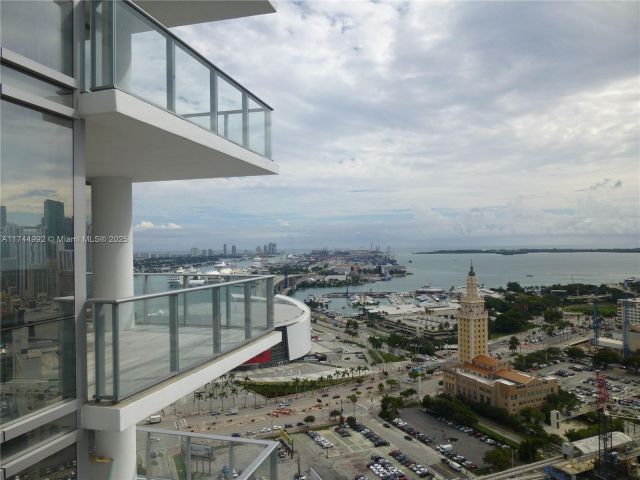 Apartment for sale  Unit #2612 - photo 5640245