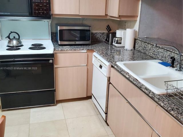 Apartment for sale  Unit #1902 - photo 5689121