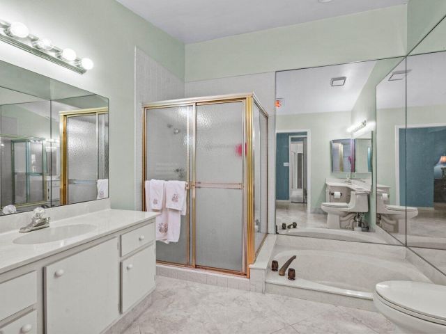 Home for sale at 2195 NW 14th Street - photo 5880029