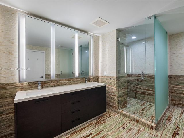 Apartment for sale  Unit #304 - photo 5610301