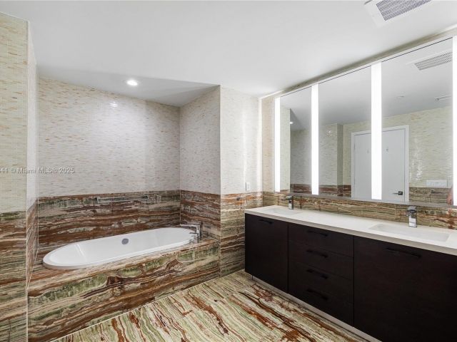 Apartment for sale  Unit #304 - photo 5610302