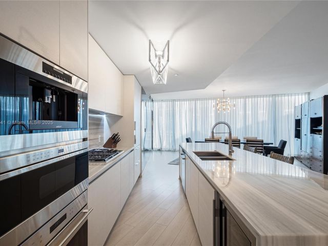 Apartment for sale  Unit #304 - photo 5610307