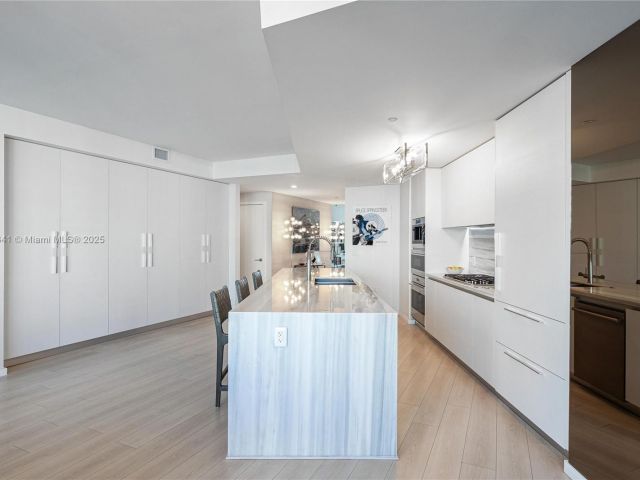 Apartment for sale  Unit #304 - photo 5610309