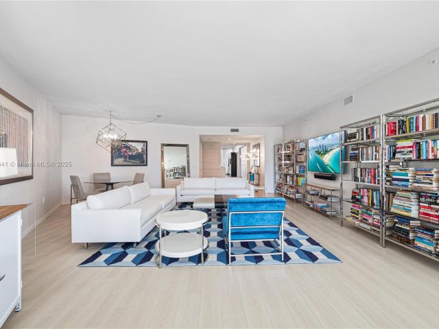 Apartment for sale  Unit #304 - photo 5610314