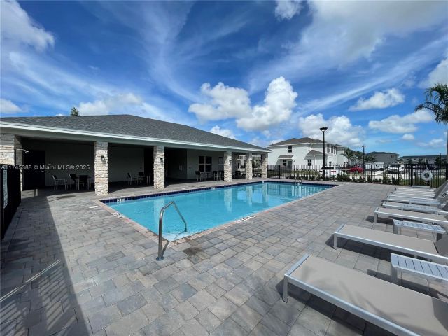 Home for rent at 848 SE 17th St 0 - photo 5841056