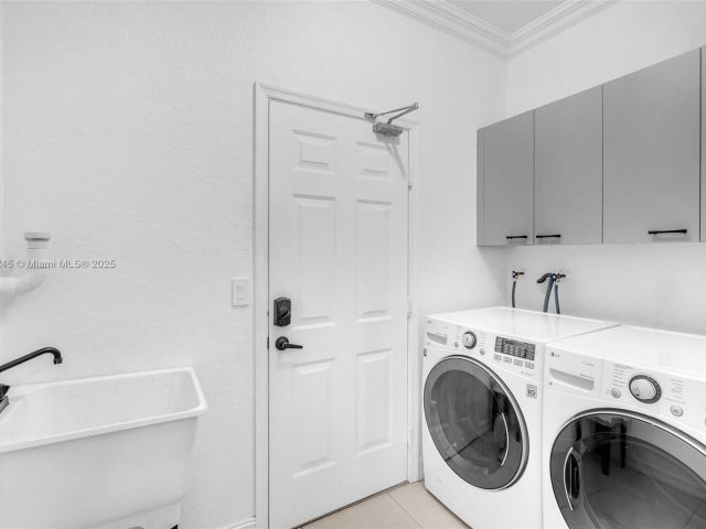 Home for sale at 1447 NW 159th Ln - photo 6250440