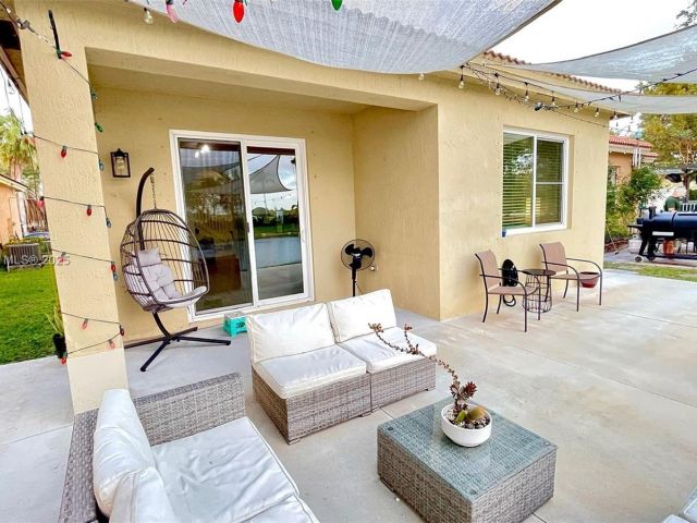 Home for sale at 3772 NE 9th Ct - photo 6118315