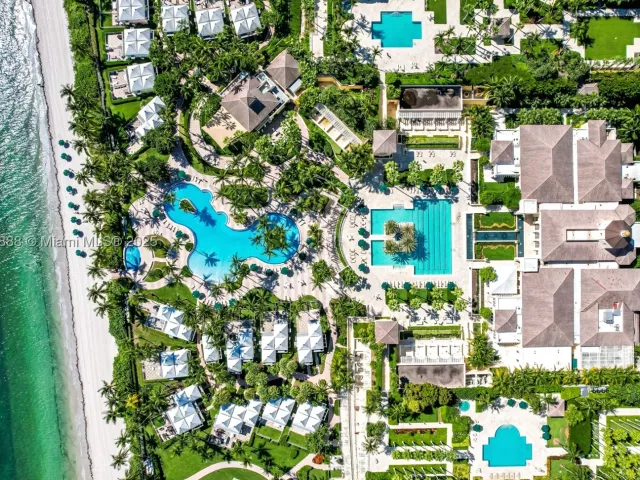 4-bedroom condo for sale in Key Biscayne - 785 Crandon Blvd 705/805 - MondialRealty