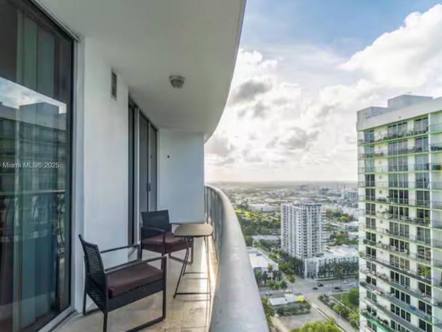 Apartment for rent  Unit #3405 - photo 5652355