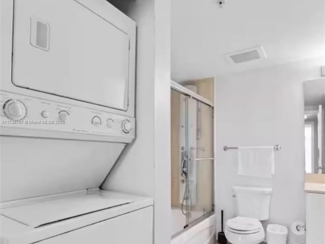 Apartment for rent  Unit #3405 - photo 5652357