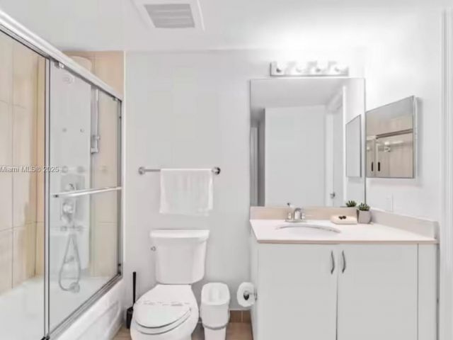 Apartment for rent  Unit #3405 - photo 5652359