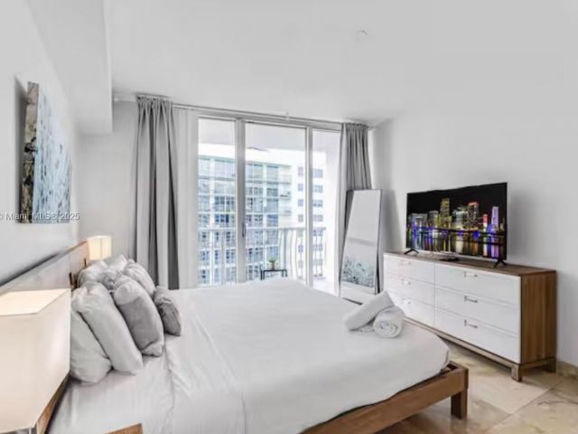 Apartment for rent  Unit #3405 - photo 5652362